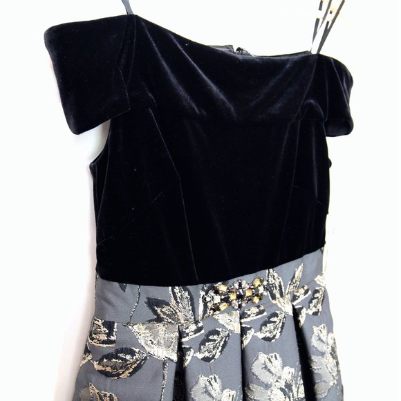 Eliza J Size 8 Womens Off the Shoulder Velvet Metallic Embroidered Formal Dress - Picture 4 of 9